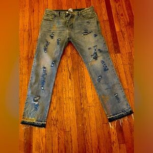 MNML LA jeans baggy jeans only tried on never worn .